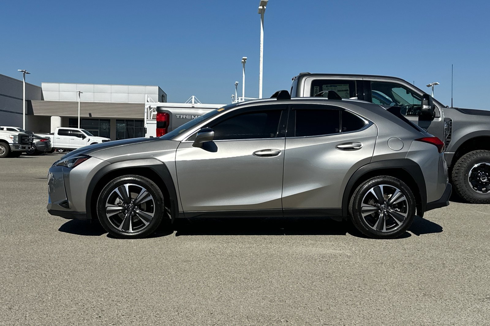 Used 2019 Lexus UX 200 w/ Premium Package FWD image 7