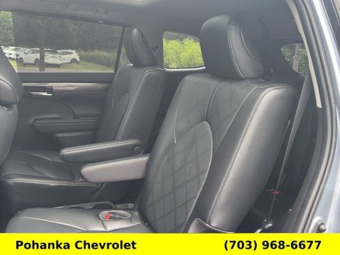 Used 2023 Toyota Highlander Platinum AWD/4WD image 24
