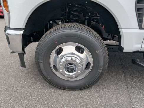 New 2025 Ford F350 XL w/ XL Chrome Package image 25
