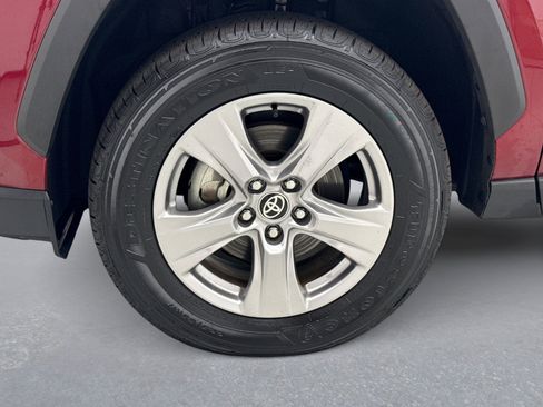 Used 2022 Toyota RAV4 XLE image 24