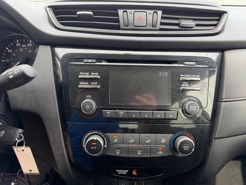 Used 2017 Nissan Rogue S FWD image 20