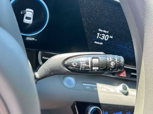 Used 2024 Hyundai Elantra SEL FWD image 21