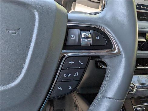 Used 2022 Lincoln Nautilus Reserve AWD/4WD image 34