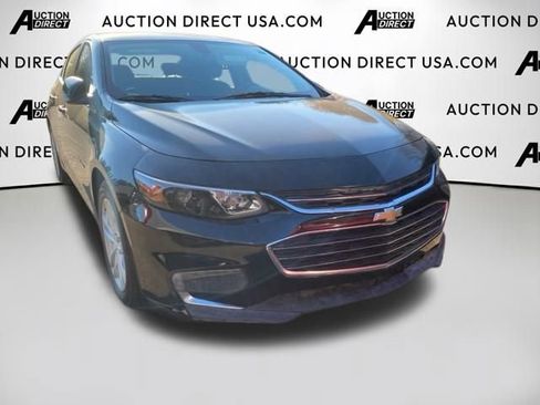 Used 2018 Chevrolet Malibu LT image 2