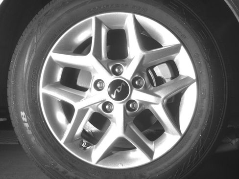 Used 2025 Kia Soul LX w/ LX Technology Package image 13