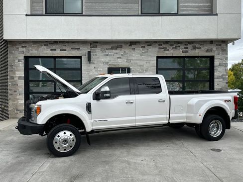 Used 2017 Ford F450 Platinum w/ Platinum Ultimate Package AWD/4WD image 25