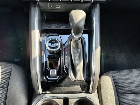 New 2025 GMC Canyon Elevation w/ Convenience Package image 22