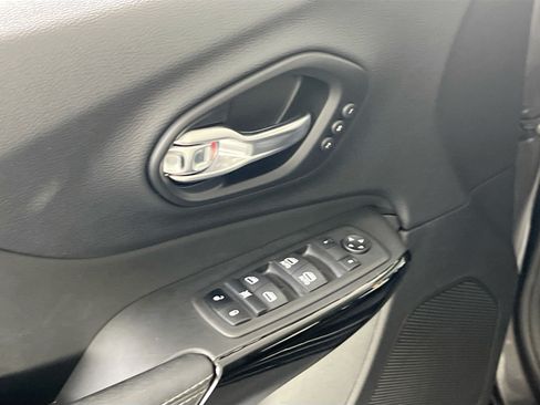 Used 2023 Jeep Cherokee Altitude Lux w/ Lux Elite Package AWD/4WD image 18
