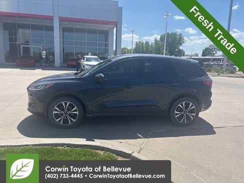 Used 2022 Ford Escape SE w/ SE Sport Appearance Package AWD/4WD image 7