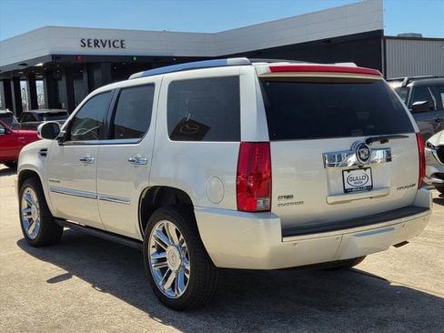 Used 2010 Cadillac Escalade Platinum image 7