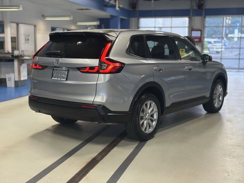 Used 2025 Honda CR-V EX image 4