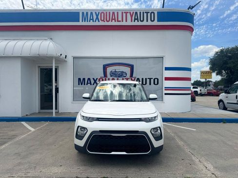 Used 2022 Kia Soul LX w/ Technology Package FWD image 9