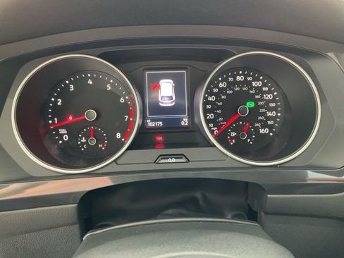 Used 2021 Volkswagen Tiguan SE image 10