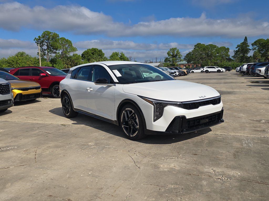 New 2026 Kia K4 GT-Line FWD image 2