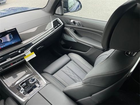 New 2026 BMW X7 M60i image 22