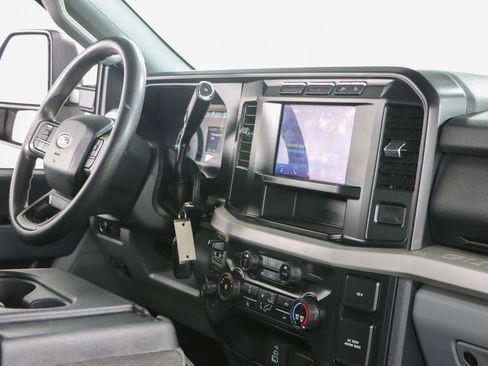 Used 2023 Ford F250 XLT w/ FX4 Off-Road Package image 26