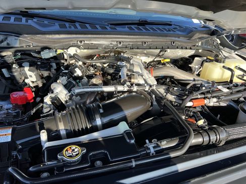 Used 2025 Ford F450 Platinum w/ Platinum Plus Package image 28