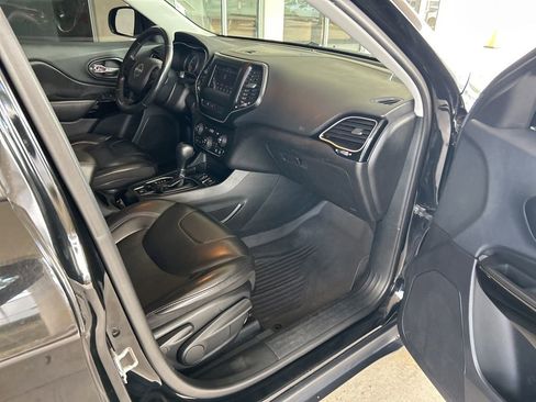 Used 2019 Jeep Cherokee Latitude Plus image 21