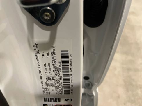 Certified 2025 Toyota Tacoma SR5 image 27