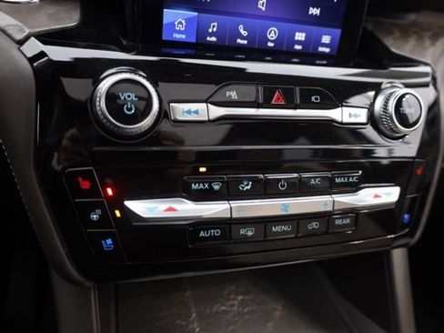 Used 2022 Ford Explorer Platinum w/ Equipment Group 601A image 29