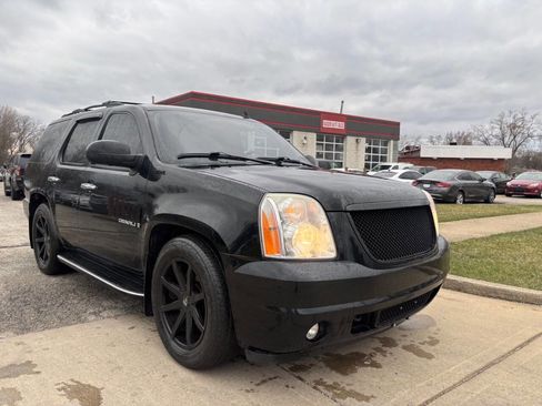 Used 2008 GMC Yukon Denali image 1