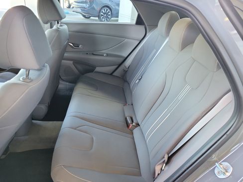 Used 2023 Hyundai Elantra SEL w/ Preferred Accessory Package image 27