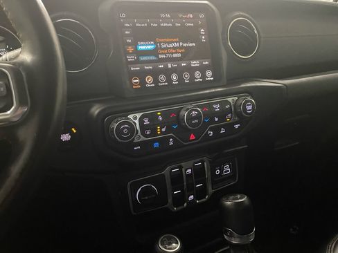 Used 2023 Jeep Wrangler Unlimited Sahara AWD/4WD image 17