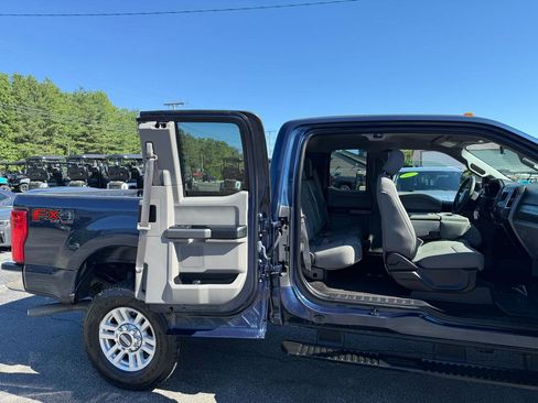 Used 2017 Ford F250 XLT w/ XLT Value Package AWD/4WD image 16