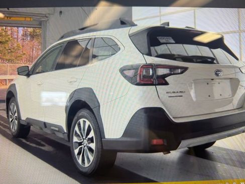 Used 2024 Subaru Outback Limited image 8