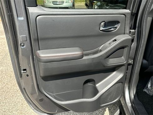 New 2025 Nissan Frontier PRO-4X w/ Pro Convenience Package image 12