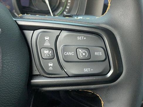 Used 2024 Jeep Wrangler Unlimited w/ Convenience Group AWD/4WD image 5