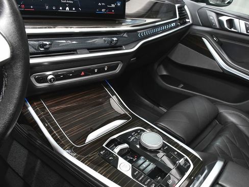 Used 2024 BMW X7 xDrive40i image 48