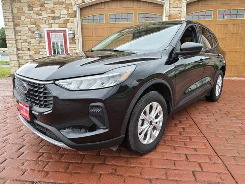 Used 2025 Ford Escape Active AWD/4WD image 7