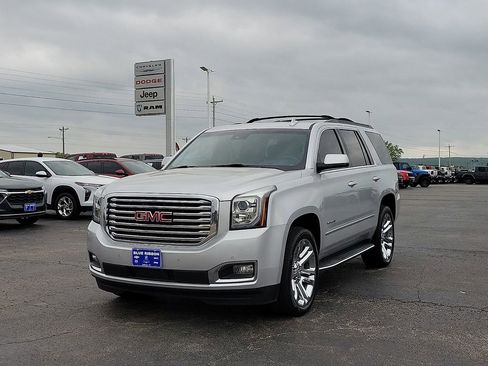 Used 2018 GMC Yukon SLT w/ Premium Edition AWD/4WD image 2