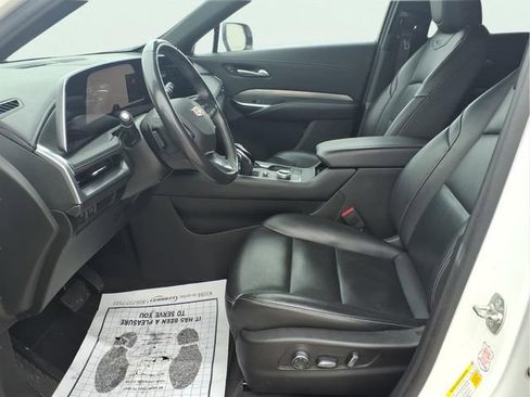Used 2024 Cadillac XT4 Premium Luxury image 21