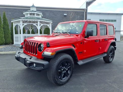 Used 2022 Jeep Wrangler Unlimited Sahara AWD/4WD image 2