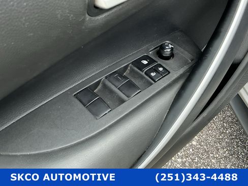 Used 2022 Toyota Corolla SE FWD image 22