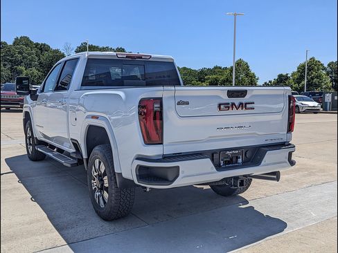 New 2026 GMC Sierra 3500 Denali w/ Denali Reserve Package AWD/4WD image 8