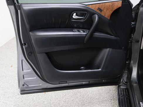 Used 2021 Nissan Armada SL w/ Captain's Chairs Package RWD image 12
