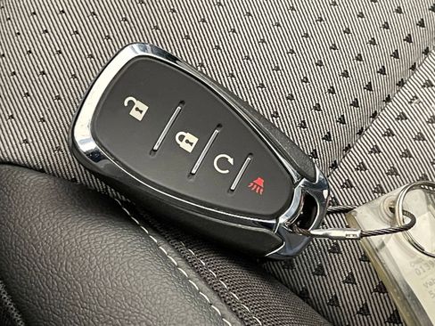 Used 2025 Chevrolet Trax LT image 23