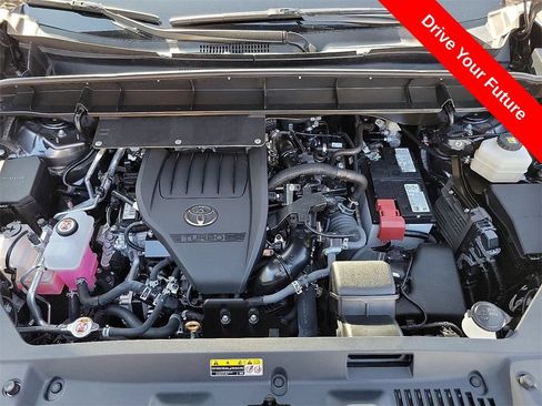 Used 2024 Toyota Highlander XLE AWD/4WD image 32