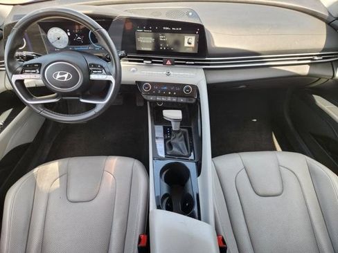 Used 2025 Hyundai Elantra Limited FWD image 25