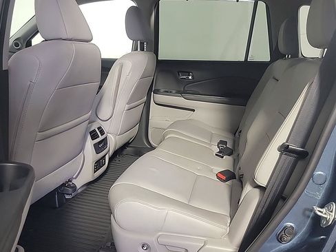 Certified 2017 Honda Pilot Touring image 18
