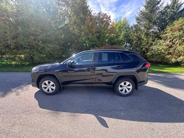 Used 2023 Toyota RAV4 LE AWD/4WD image 6