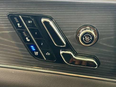 Used 2025 Cadillac Lyriq Luxury w/ LPO, Floor Liner Package AWD/4WD image 23