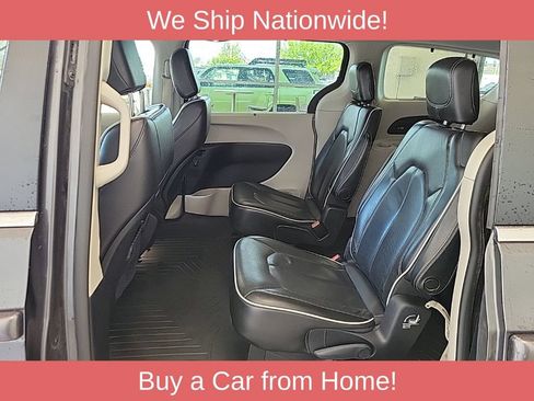 Used 2021 Chrysler Pacifica Limited AWD/4WD image 11