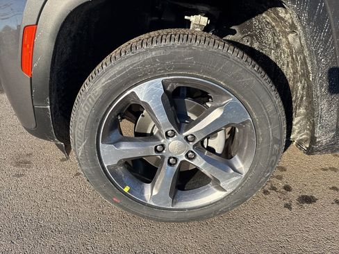 New 2026 Jeep Grand Cherokee Limited image 9