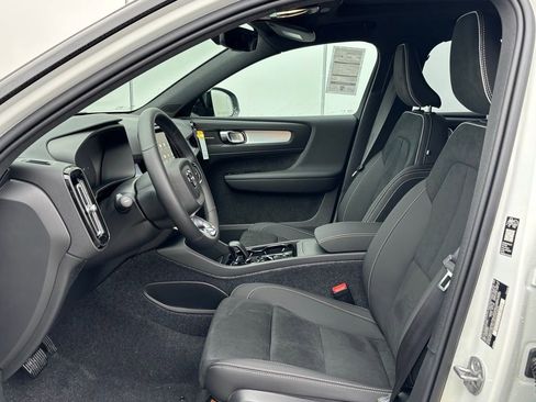 New 2026 Volvo XC40 B5 Ultra w/ Climate Package AWD/4WD image 15