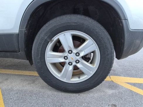 Used 2018 Chevrolet Trax LT w/ LT Convenience Package image 9