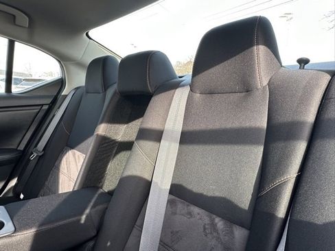 Certified 2022 Nissan Sentra SR w/ Trunk Package image 28